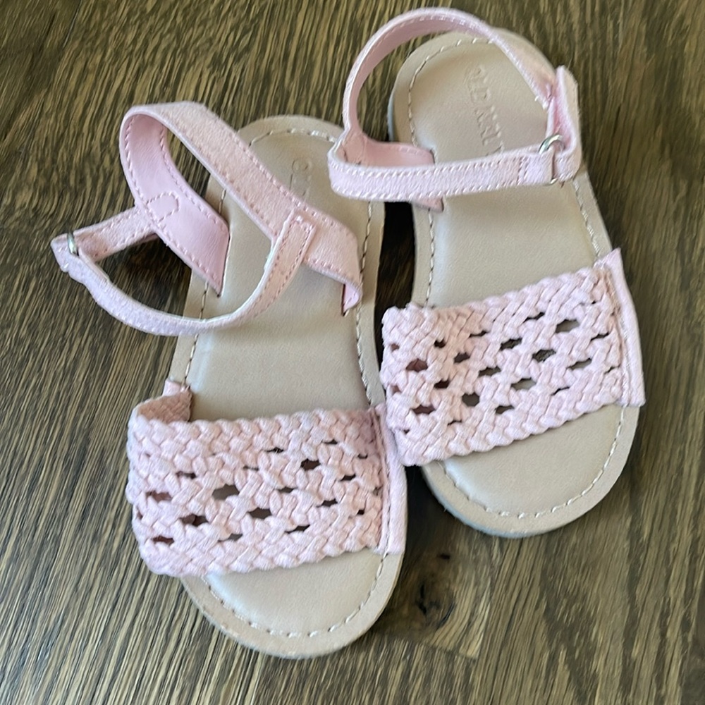 Old Navy toddler girl sandals, size 7, Like New